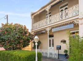 Bowral Guesthouse Historic Luxury in Bowrals Heart，位于波拉尔的酒店