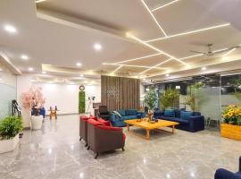 Hotel Golf View Sakura，位于古尔冈的酒店