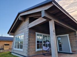 ArcticStay Timmerstugan - Authentic Log Cabin in Gällivare，位于耶利瓦勒的酒店