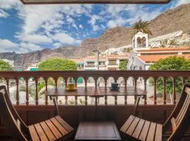 PARAISO BAMBOO - fibre net, heart of the Los Gigantes, 2 bedrooms, 2 bathrooms