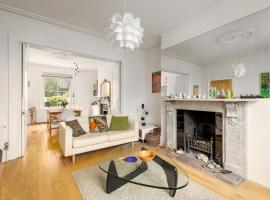 3BD Victorian Townhouse Near Norfolk Broads 4A, 2C，位于贝克尔斯的酒店