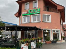 Hotel Evan u Hoffera，位于托波尔恰尼的酒店