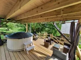 Hot Tub, 25min to Snowdon Watkin path, Stunning Mountain Views