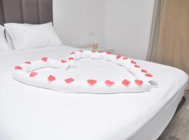 Hotel Cantinho，位于Montanha纳尔逊·曼德拉国际机场 - RAI附近的酒店