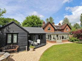 Railway Junction Cottage & The Cabin by NewFo rest，位于布罗肯赫斯特的自助式住宿