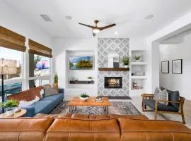 Golden Sunset- Saltwater Pool & Spa, Putting Green, Firepit, Gameroom