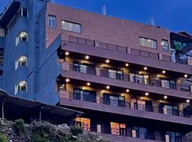 River Grand Resort - A Peaceful Stay Kempty Fall Mussoorie，位于穆索里的酒店