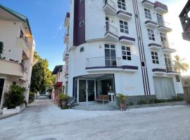 Rasdhoo Grand And Spa，位于Rasdu的酒店