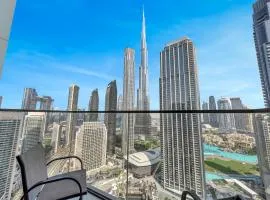 Modern Luxury Apartment Overlooking Burj Khalifa