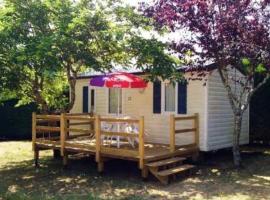 Camping 3 étoiles - Piscine - eehcdc，位于Soturac的酒店