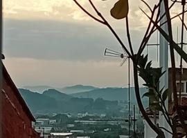 Calderona Tiny house，位于塞戈尔韦的酒店