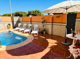 Chalet con piscina privada en primera línea de playa，位于多列毛利诺斯的酒店
