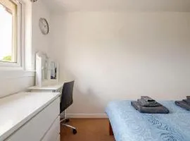 LITTLE FRANCE House room2