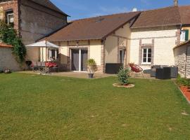 Maison de charme avec jardin au bord de l'Eure，位于Le Vaudreuil的酒店