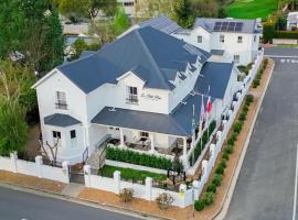 Le Petit Paris，位于弗朗斯胡克的酒店