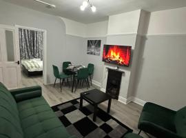 Tranquil Stays at 3 bedroom House in Dagenham，位于达格纳姆的酒店