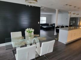Beautiful modern house，位于克利尔沃特的酒店
