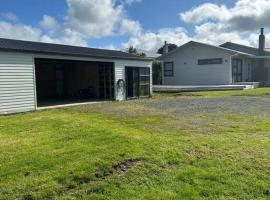 Cozy Home in Waiuku，位于Waiuku的酒店