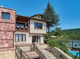 Super Cozy Villa with a Sea View and A Fireplace