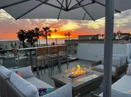 Beach House with Rooftop Jacuzzi