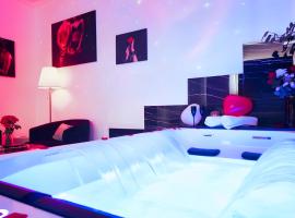 Dream Room avec Jacuzzi, Sauna, Table de massage et Lit à eau，位于福尔巴克的酒店