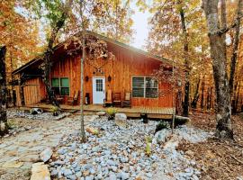 Hideaway Cabin near Mammoth Springs, Ark，位于Mammoth Spring的酒店