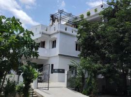 Gangi Kota East Flat，位于Kovvūr的酒店