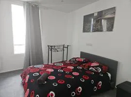 1 Studio Cosy avec WIFI Meulan EN Y