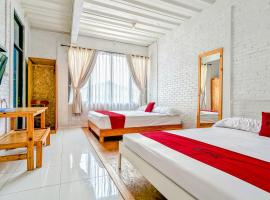 RedDoorz Syariah at Eco Pesantren Daarut Tauhid，位于Cihanjuang 1的酒店