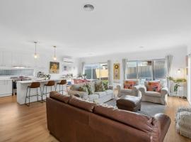 Curlewis home by the Bay，位于Curlewis的酒店