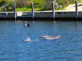 Mandurah Island Retreat，位于Wannanup的酒店