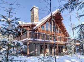 Luxury Lake Loghouse - Mont Tremblant，位于Labelle的酒店