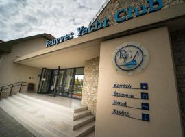 Fenyves Yacht Club Superior