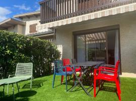 Maison très agréable avec extérieurs, bien située au plan d'eau Embrun，位于埃姆布能的酒店