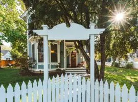 The Matriarch Heritage House- Downtown Ashland