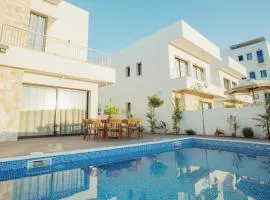 Larnaca LIV & CO Suites