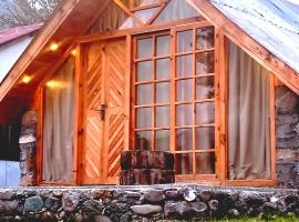 StoneWood Cottage At Country Club Balakot，位于Bālākot的度假屋