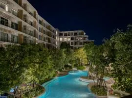 PHYLL Condo Private Beach Vibes at Central Phuket 1 BR Unique Garden View