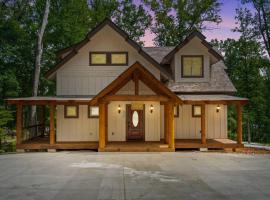 The Starling Bear Den on Lake Keowee，位于West Union的酒店