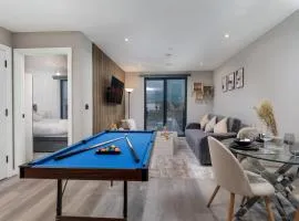 CityCentre LUXURY with NETFLIX, FREE WIFI and POOL-TABLE !!