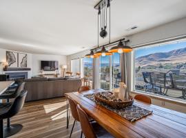 Cozy Condo in Chelan with Balcony & Views，位于奇兰的酒店