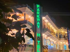 Hotel Park Way & Restaurant，位于Mingora的酒店