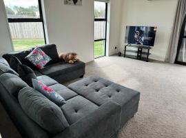 Location ,location sunny house in rolleston，位于罗尔斯顿的酒店