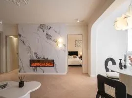 Moli B&B-Right on Nanjing East Road the Bund 2-Bedrooms with Elevator Apart ment Near the subway
