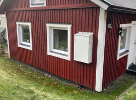 Gävle hel Lägenhet Stuga i 2 plan 28 m2 Centrum 3 Furuvik 9，位于耶夫勒的酒店