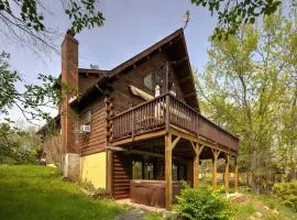 Cozy Athens Cabin on the Lake with Hot Tub & Backyard