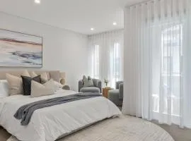 Canal View Luxury Townhouse Mandurah