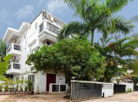 VILLA M - WHITE CASTLE 'B' Vagator 4BHK Private Pool, Breakfast Included，位于阿斯高的别墅