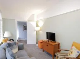 3-Bed Cottage with Cosy Outdoor Fire Pit