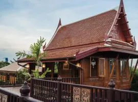 เรือนไทยพราวพิมาน Proudpiman Thai House